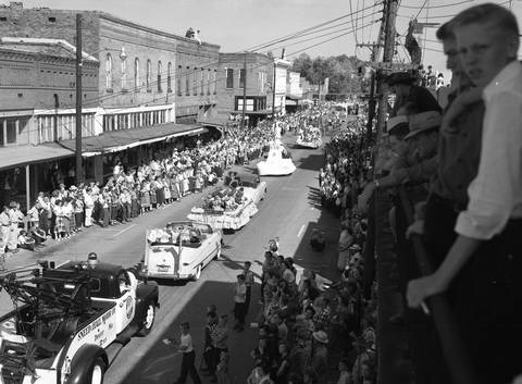 Fall Festival parade from rooftop, Dexter, Missouri